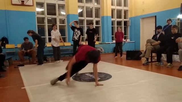 Шапка 8