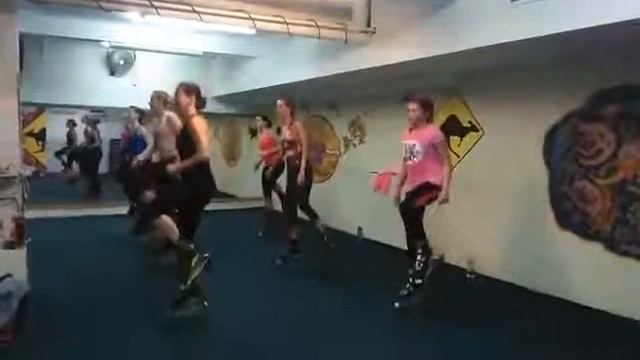 Kangoo Jumps with Anna 2 Kenguru terem смотреть онлайн