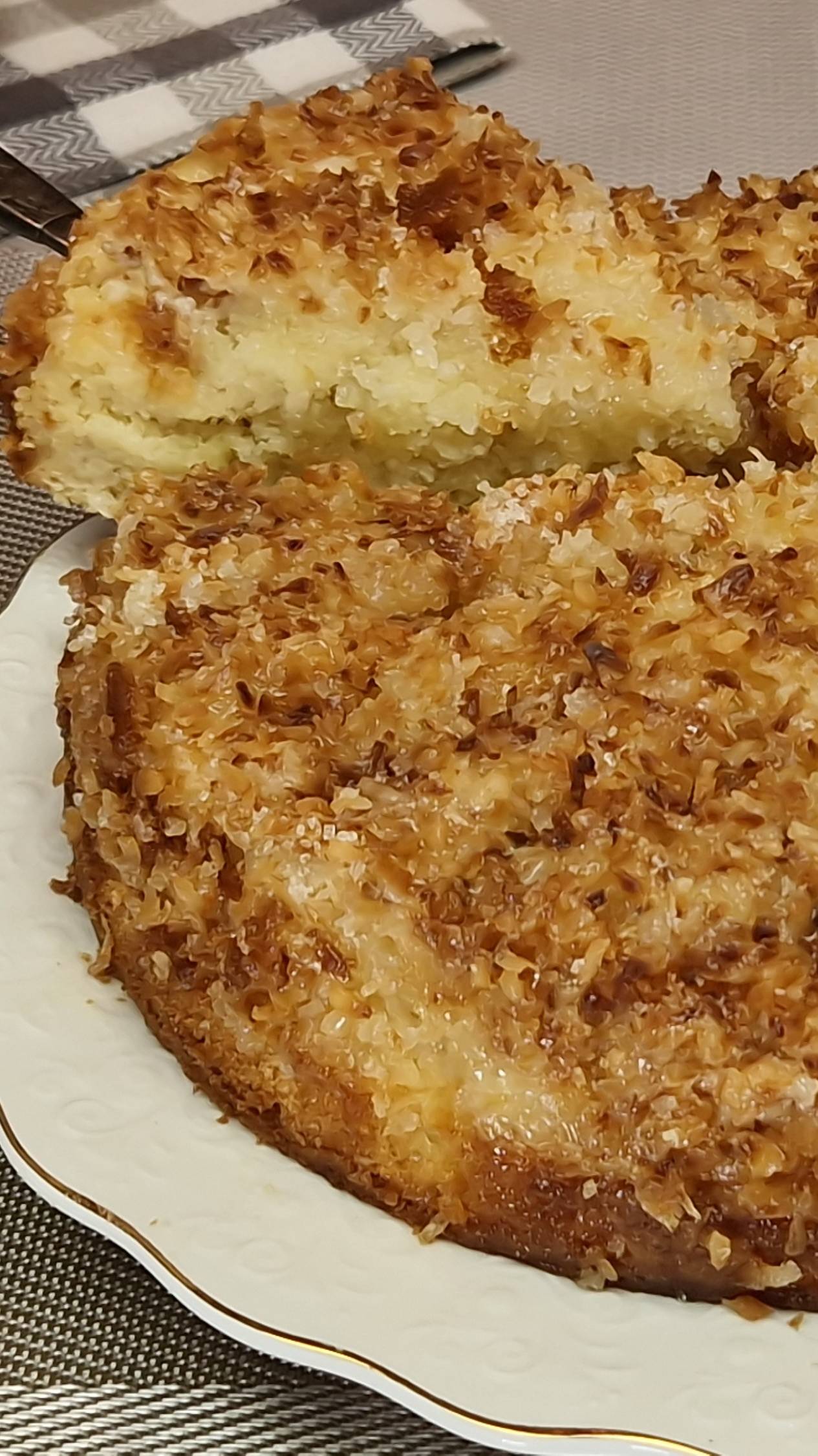 Простой в приготовлении кокосовый пирог | vkusnoprostobystro | #shorts #пироги #рецепты смотреть онлайн