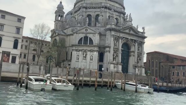 Потеряла сына много лет назад, но каков же был шок, когда она увидела его фото на одном из сайтов..