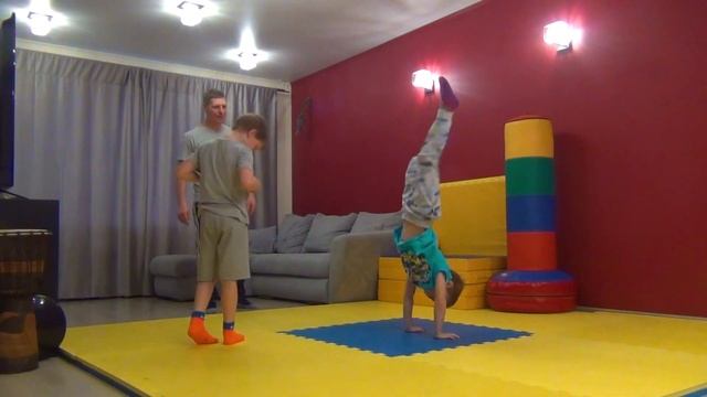 Разминка ТОП РОК Брейк Данс Toprock Грув Кач Баунс Брейкинг Groove & Bounce Дневник отца брейкданса