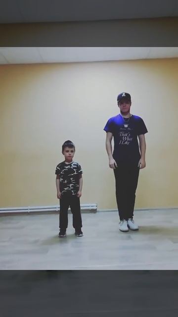 ТАНЦЫ ВО ВЛАДИМИРЕ / МАЛЫШИ ТАНЦУЮТ 👏😁 / 3.02.2020 смотреть онлайн