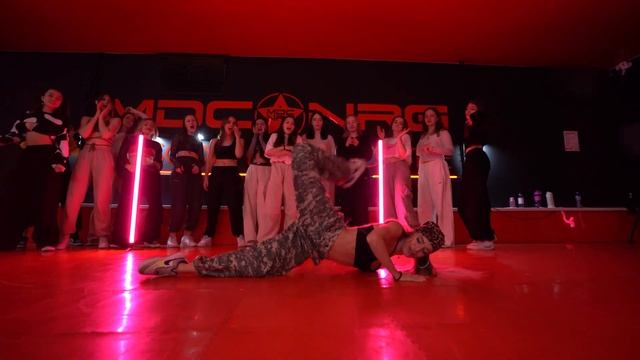 ВИДЕО СО СПЕЦ.КУРСА ПО НАПРАВЛЕНИЮ GIRLY HIP-HOP ОТ МАШИ КЕРЖНЕР (Новокузнецкая)