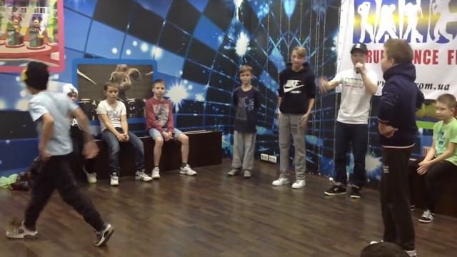 Break Dance Battle Forum Dance Fest Day 11 - Летяк Гордей VS Кошель Влад