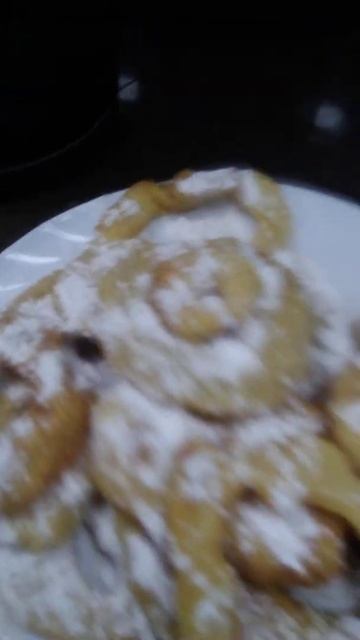 вкусные пончики от Томаса и щлёпы