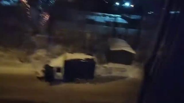 мой батя к дому подъехал на Газели он катался туда-сюда прикол 😁 смотреть онлайн