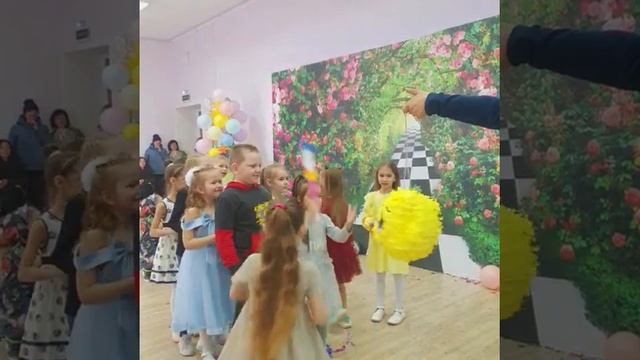 победили смайл.Ура призы.Пиньята на день рождение смотреть онлайн