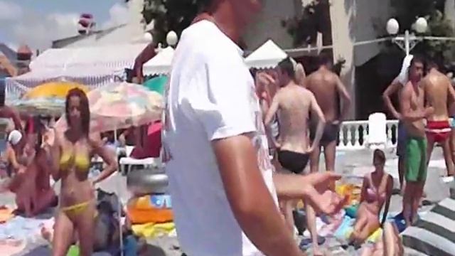 "Кормилец" на пляже в Лазаревском.wmv смотреть онлайн