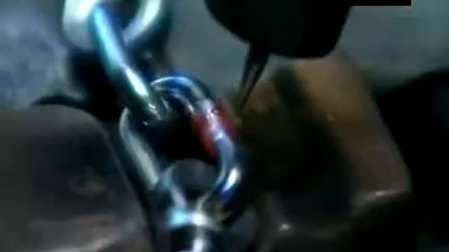 Как делают металлические наручники. смотреть онлайн