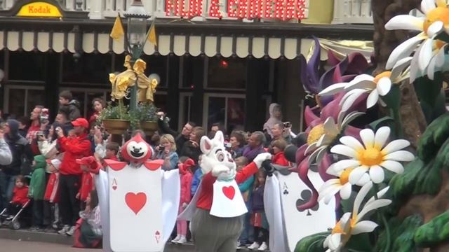 Диснейленд Париж Парад героев смотреть онлайн