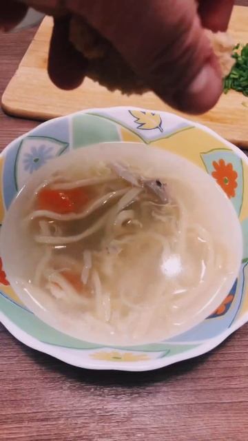 Куриный супчик с домашней лапшой)