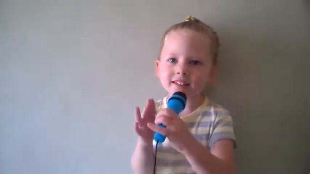 Как Петь С Микрофоном Смешные Детские Песни How To Sing With A Microphone Funny Kids Song смотреть онлайн