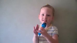 Как Петь С Микрофоном   Смешные Детские Песни  How To Sing With A Microphone   Funny Kids Song