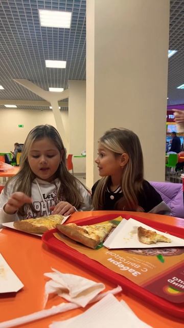 Смотрите что мы купили хи хи хи хи 😂 #shorts #юмор I #жиза #shortvideo #youtubeshorts #вайны смотреть онлайн