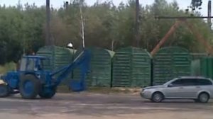 Пьяный тракторист (осторожно мат)!!!