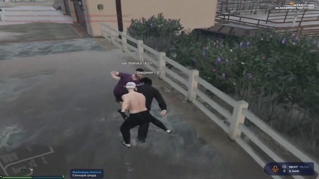 лутаем оружие с нубиков в GTA 5 RP 😎 смотреть онлайн