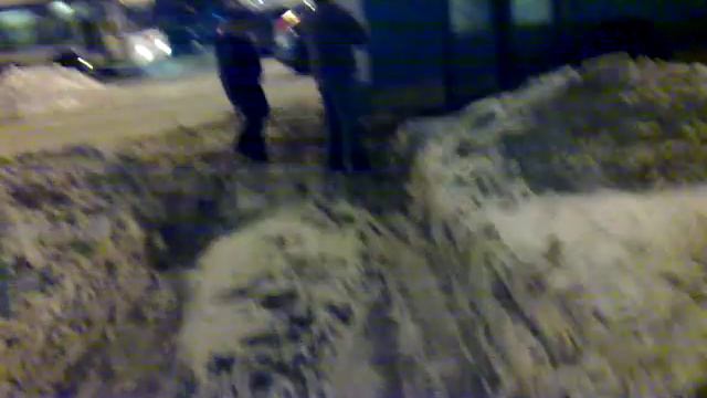 Автобус застрял на трамвайных путях смотреть онлайн