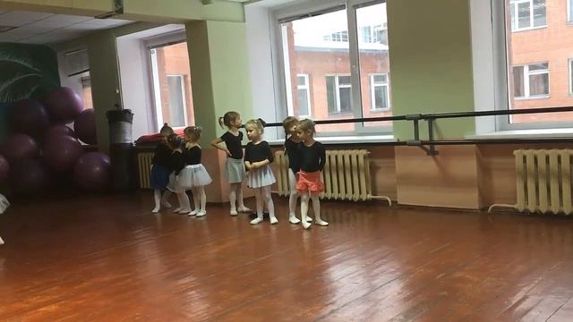 Лиза на танцах - открытый урок смотреть онлайн