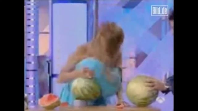 .АРБУЗ VS ГОЛОВА подборка приколов 2017.WATERMELON VS HEAD selection of jokes 2017 смотреть онлайн