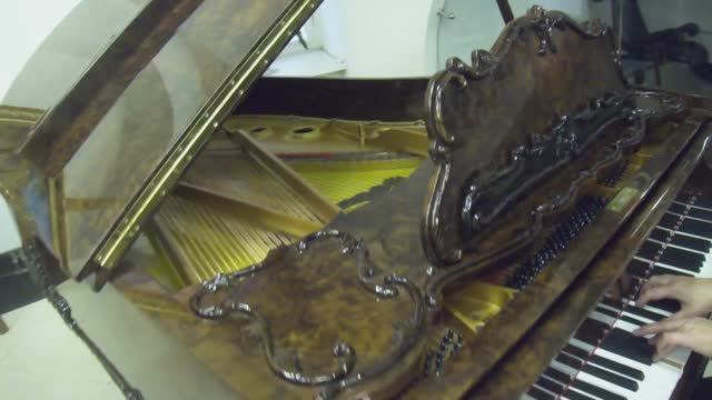 Рококо-рояль Steinway & Sons Louis XV Людовик Пятнадцатый смотреть онлайн