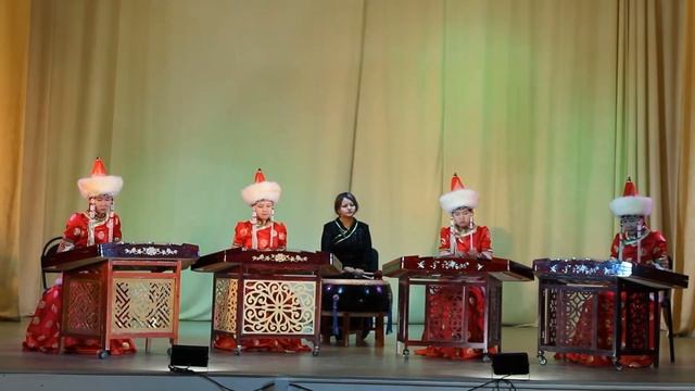 с Иволгинск, ансамбль Алтан туяа, П.Дамиранов "Танец всадниц" смотреть онлайн