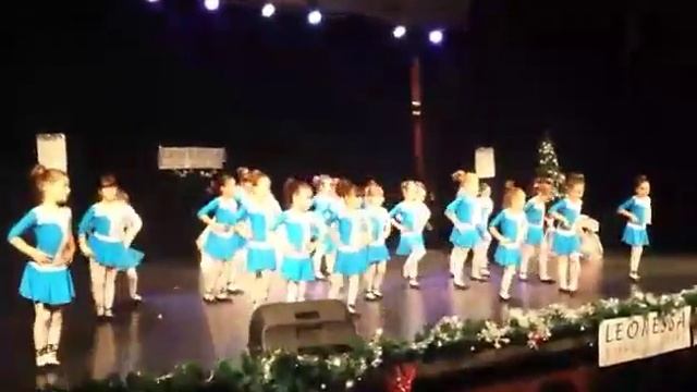 Наступ Петре Станић у балетској групи Leonesa . смотреть онлайн