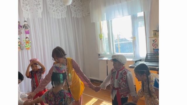 Мир! Труд! Май! Подготовительная группа смотреть онлайн