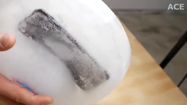 Дорогостоящие гаджеты vs ЛАЗЕР 100000W ! смотреть онлайн