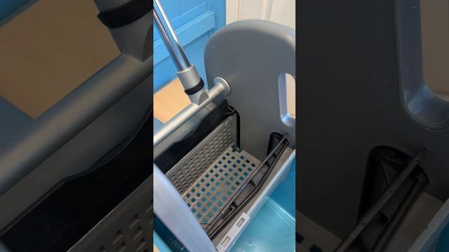 Уборочное ведро на колесиках NewMade H0105 с отжимом