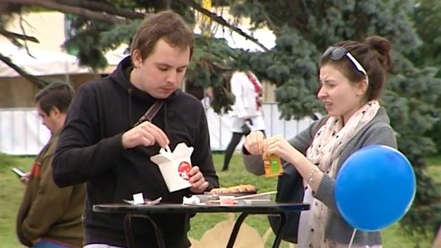 Фестиваль едаков на ВВЦ.mov смотреть онлайн