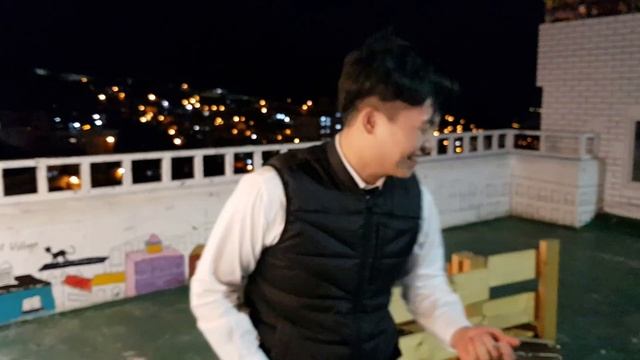 부산 가볼만한 곳 [감천문화마을] 밤에 더 이쁜 곳! смотреть онлайн