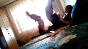 Мальчики балуются