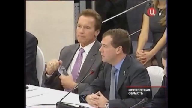 Шварценеггер в России... schwarzenegger joke вот так вот....:D смотреть онлайн
