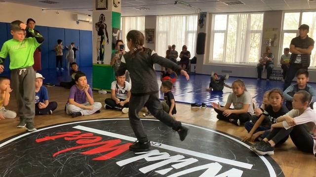 Соревнования по BREAKDANCE среди детей. 5 октября. Часть 2 смотреть онлайн