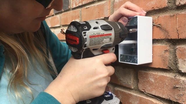 How to Install an Outdoor Plug смотреть онлайн