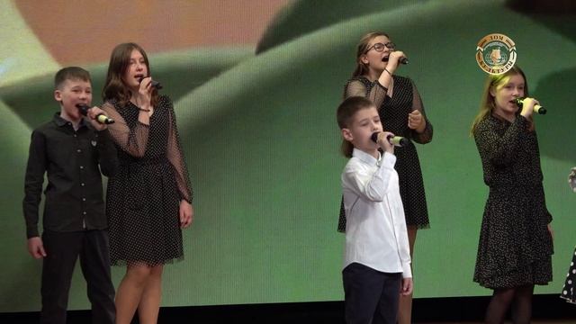 Народная вокальная студия «Вероника» МБУК ДК "Меридиан", поют дети. смотреть онлайн