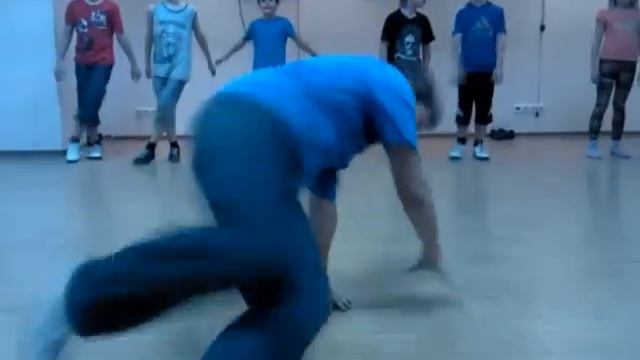 Break dance в студии танца ShallWeDance смотреть онлайн