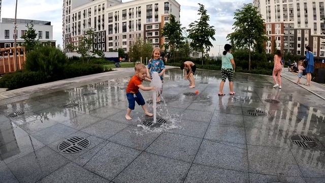 Прогулка в парке Айвазовский Сити Тюмень смотреть онлайн