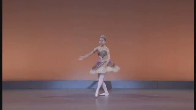 Асаока Река.Вариация Гамзатти из балета «Баядерка» смотреть онлайн