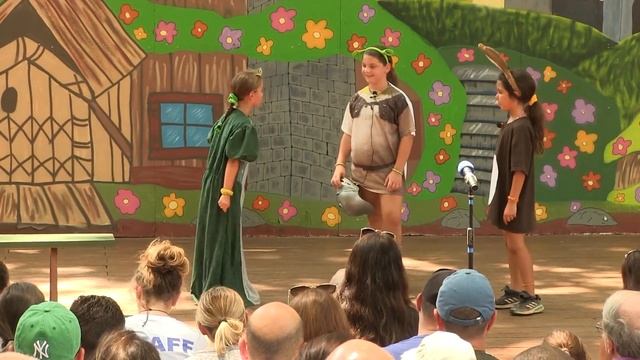 Shrek the Musical- Sharyn смотреть онлайн