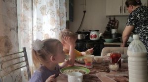 СТРЯПАЕМ С ПОМОЩНИЦЕЙ...