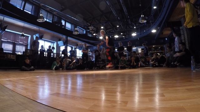 Bgirl 1x1 \ Кешью vs Пуговка / CROCODILE BATTLE II(PART 2) ОТБОР на ЯЛТУ смотреть онлайн