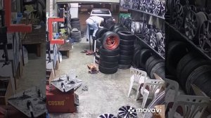 Прикол на Шиномонтаже