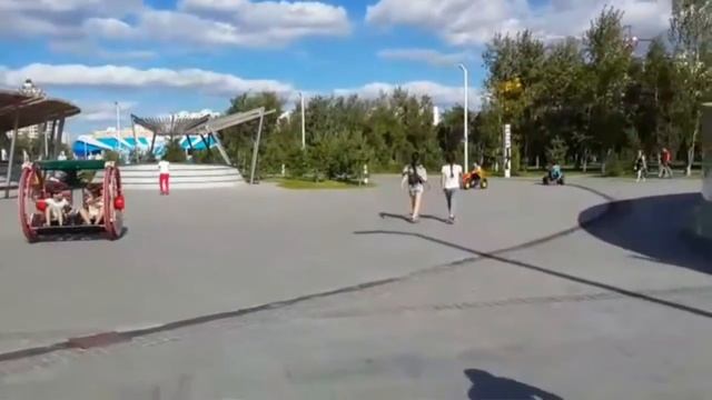 Отдых в парке. Карусели! смотреть онлайн