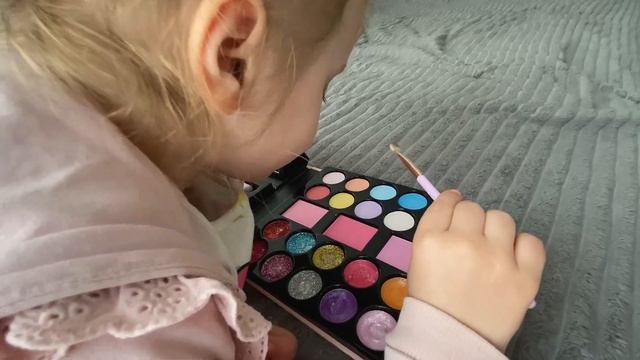 КУРСИ МАНІКЮР | ПЕДИКЮР | МАКІЯЖ | КВІТИ ДЛЯ МАМИ | ДИТЯЧА КОСМЕТИКА | LITTLE PRINCESS | MAKE | VLO