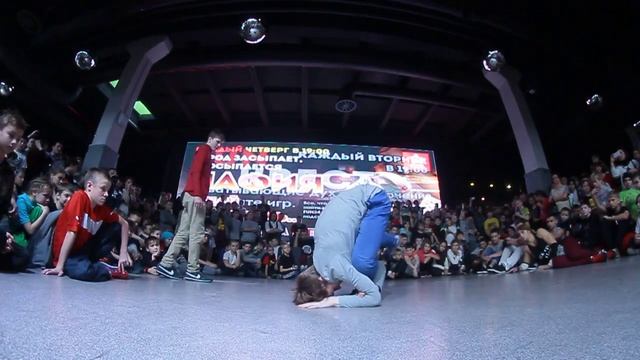 Sintenol VS Зэсоцкий Kid's Pro Battle смотреть онлайн