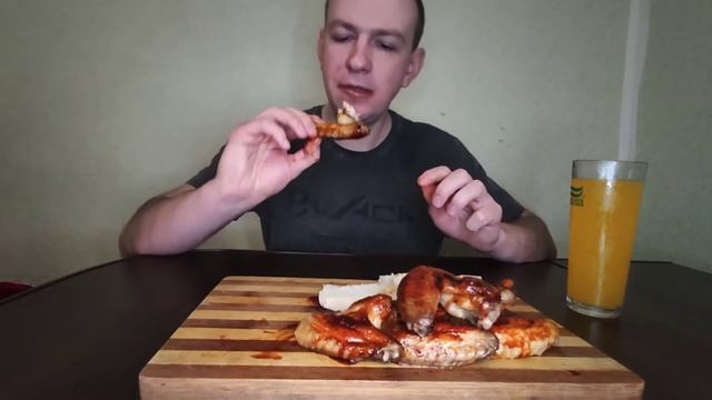 АСМР ОСТРЫЕ КУРИНЫЕ КРЫЛЫШКИ ГРИЛЬ НАПИТОК ФАНТА | ASMR SPICY GRILLED  CHICKEN WINGS, FANTA