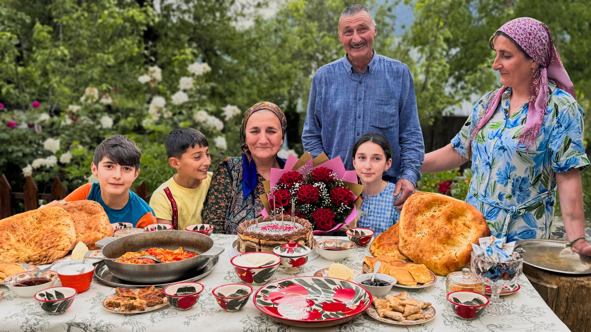 Уединённая жизнь в азербайджанской деревне: готовим лепёшки и восточные десерты смотреть онлайн