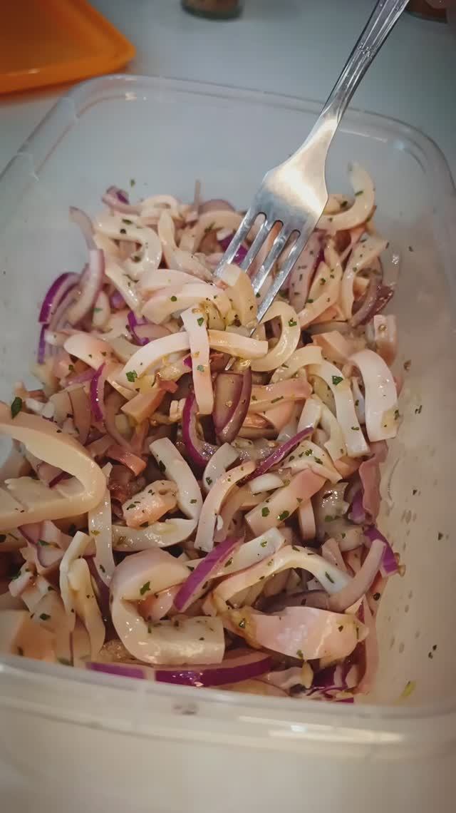 пикантные маринованные кальмары смотреть онлайн