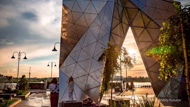 Суета вокруг фонтана :) смотреть онлайн